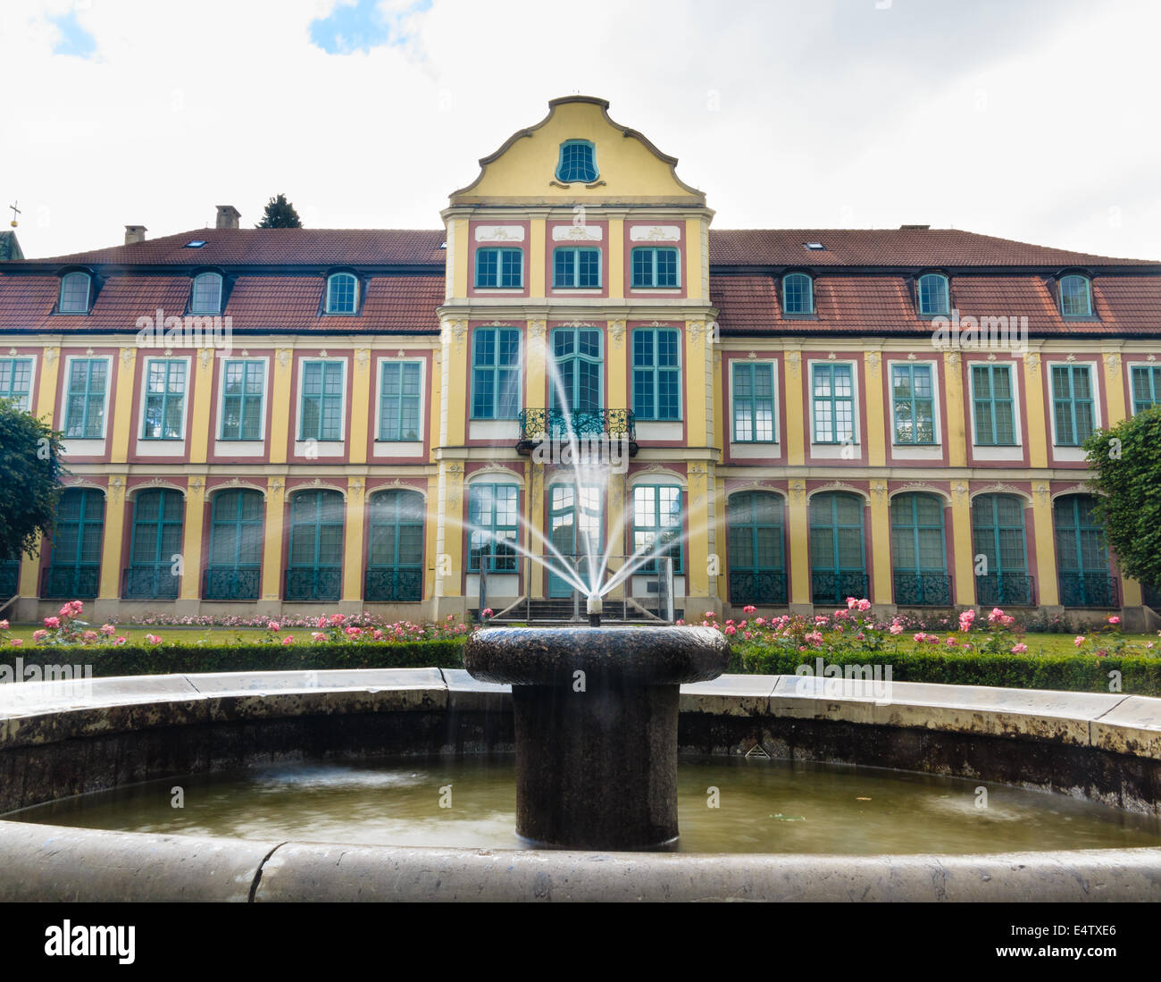https://mdw-travel-data-us-east-1.s3.amazonaws.com/img/country/Poland/Abbots-Palace-in-Oliwa/img_00.jpg