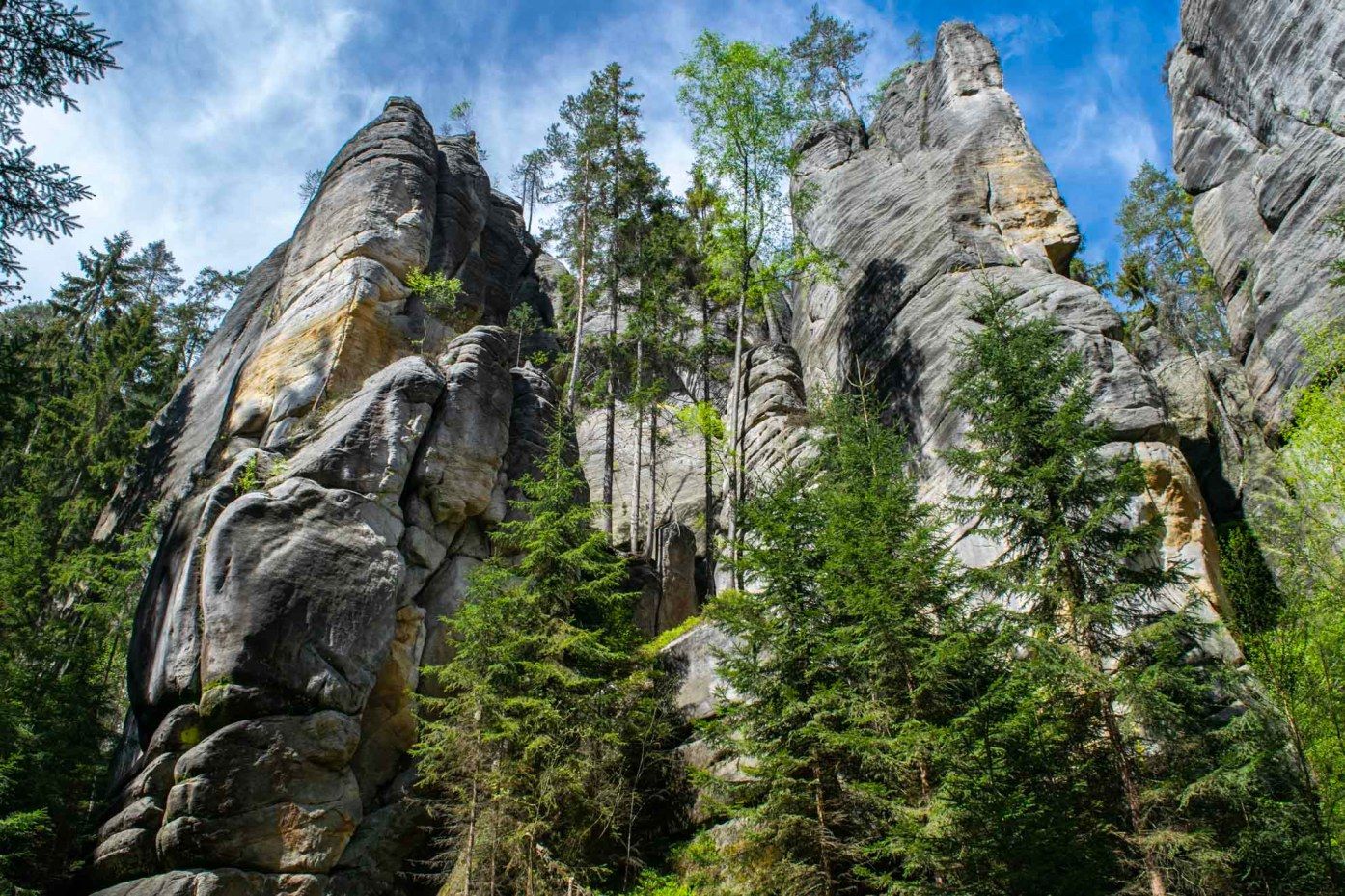 https://mdw-travel-data-us-east-1.s3.amazonaws.com/img/country/Poland/Adrspach-Teplice-Rocks/img_01.jpg