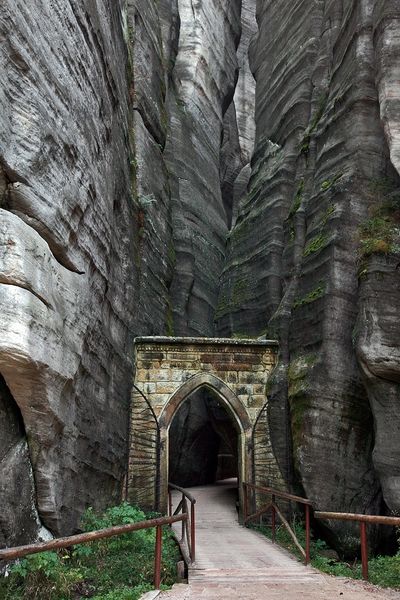 https://mdw-travel-data-us-east-1.s3.amazonaws.com/img/country/Poland/Adrspach-Teplice-Rocks/img_02.jpg