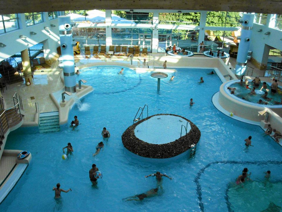https://mdw-travel-data-us-east-1.s3.amazonaws.com/img/country/Poland/Aquapark-Sopot/img_02.jpg
