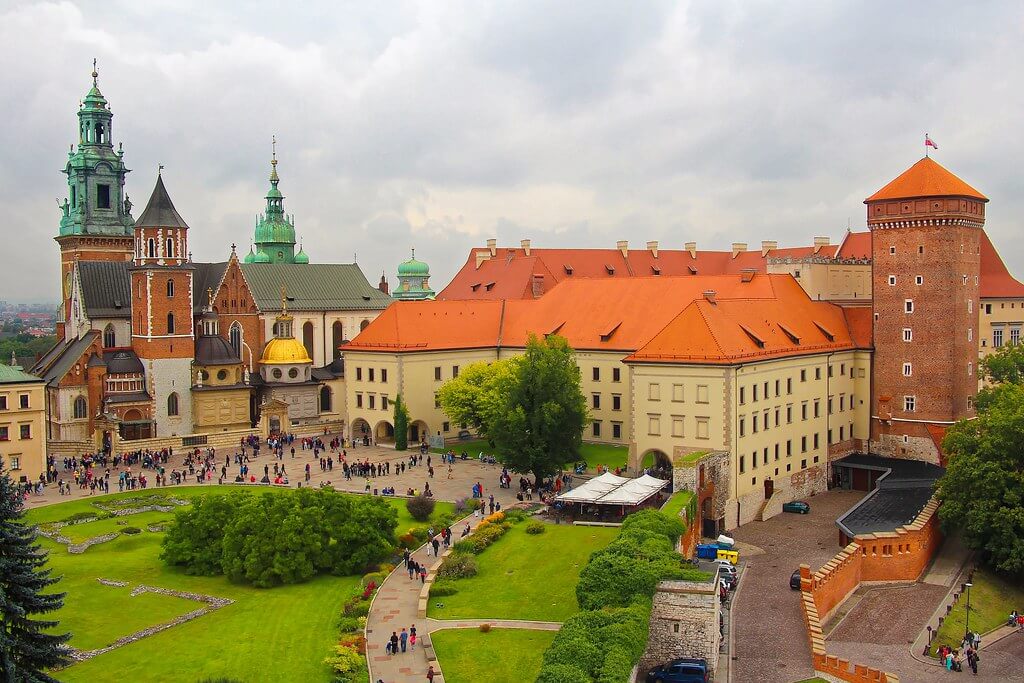 https://mdw-travel-data-us-east-1.s3.amazonaws.com/img/country/Poland/Arlamow-Spa/img_05.jpg