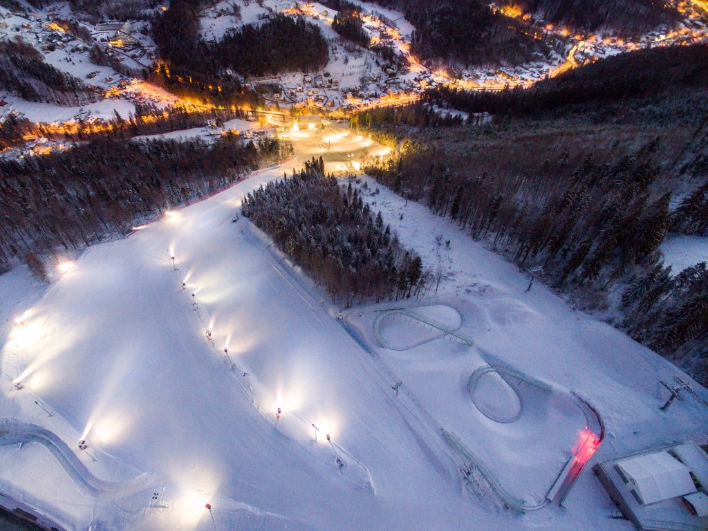 https://mdw-travel-data-us-east-1.s3.amazonaws.com/img/country/Poland/Beskid-Sport-Arena/img_02.jpg