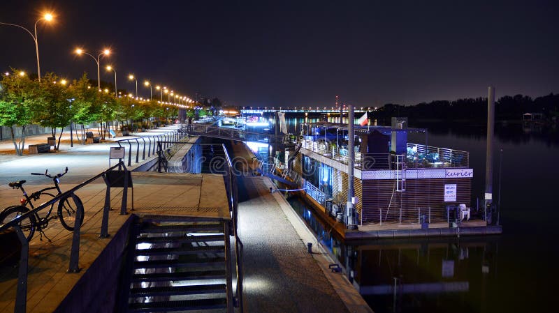 https://mdw-travel-data-us-east-1.s3.amazonaws.com/img/country/Poland/Boulevards-along-the-Vistula-River/img_01.jpg