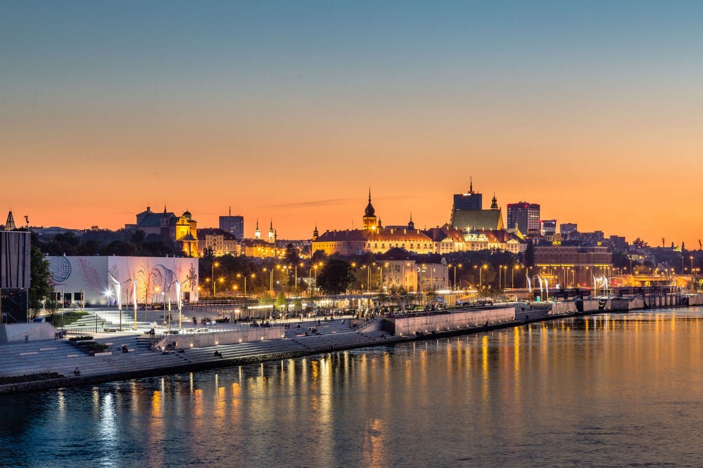https://mdw-travel-data-us-east-1.s3.amazonaws.com/img/country/Poland/Boulevards-along-the-Vistula-River/img_02.jpg
