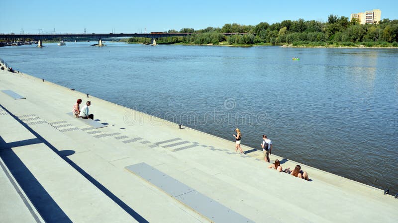 https://mdw-travel-data-us-east-1.s3.amazonaws.com/img/country/Poland/Boulevards-along-the-Vistula-River/img_03.jpg
