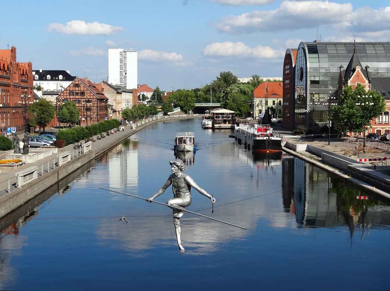https://mdw-travel-data-us-east-1.s3.amazonaws.com/img/country/Poland/Bydgoszcz-Canal/img_03.jpg