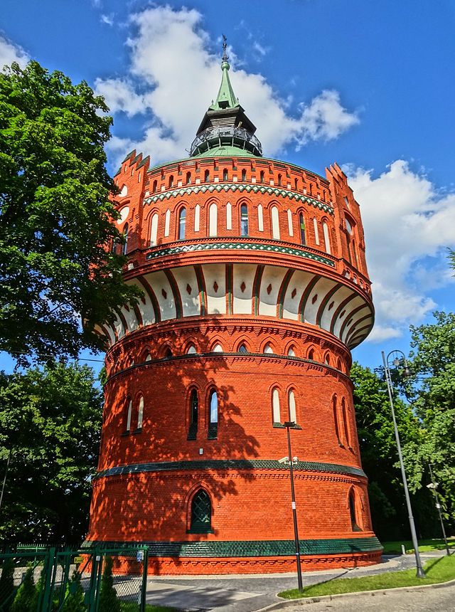 https://mdw-travel-data-us-east-1.s3.amazonaws.com/img/country/Poland/Bydgoszcz-Water-Tower/img_00.jpg