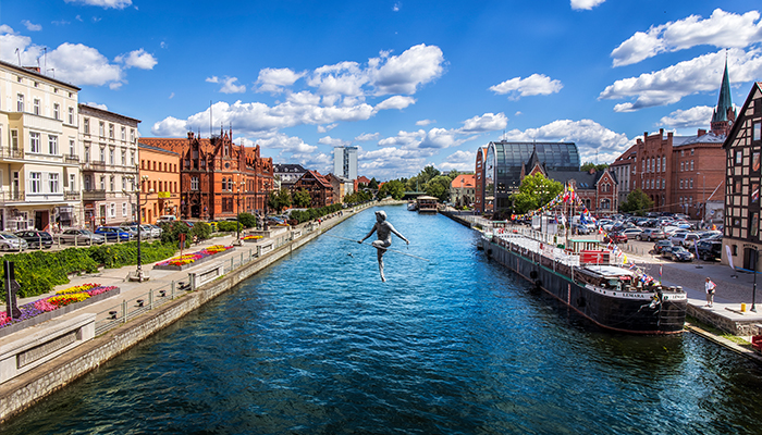 https://mdw-travel-data-us-east-1.s3.amazonaws.com/img/country/Poland/Bydgoszcz-Waterfront/img_03.jpg