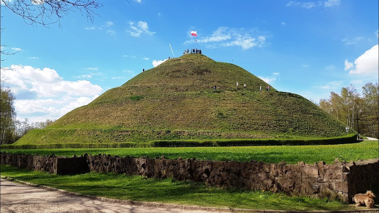 https://mdw-travel-data-us-east-1.s3.amazonaws.com/img/country/Poland/CIszewski-Mound/img_00.jpg