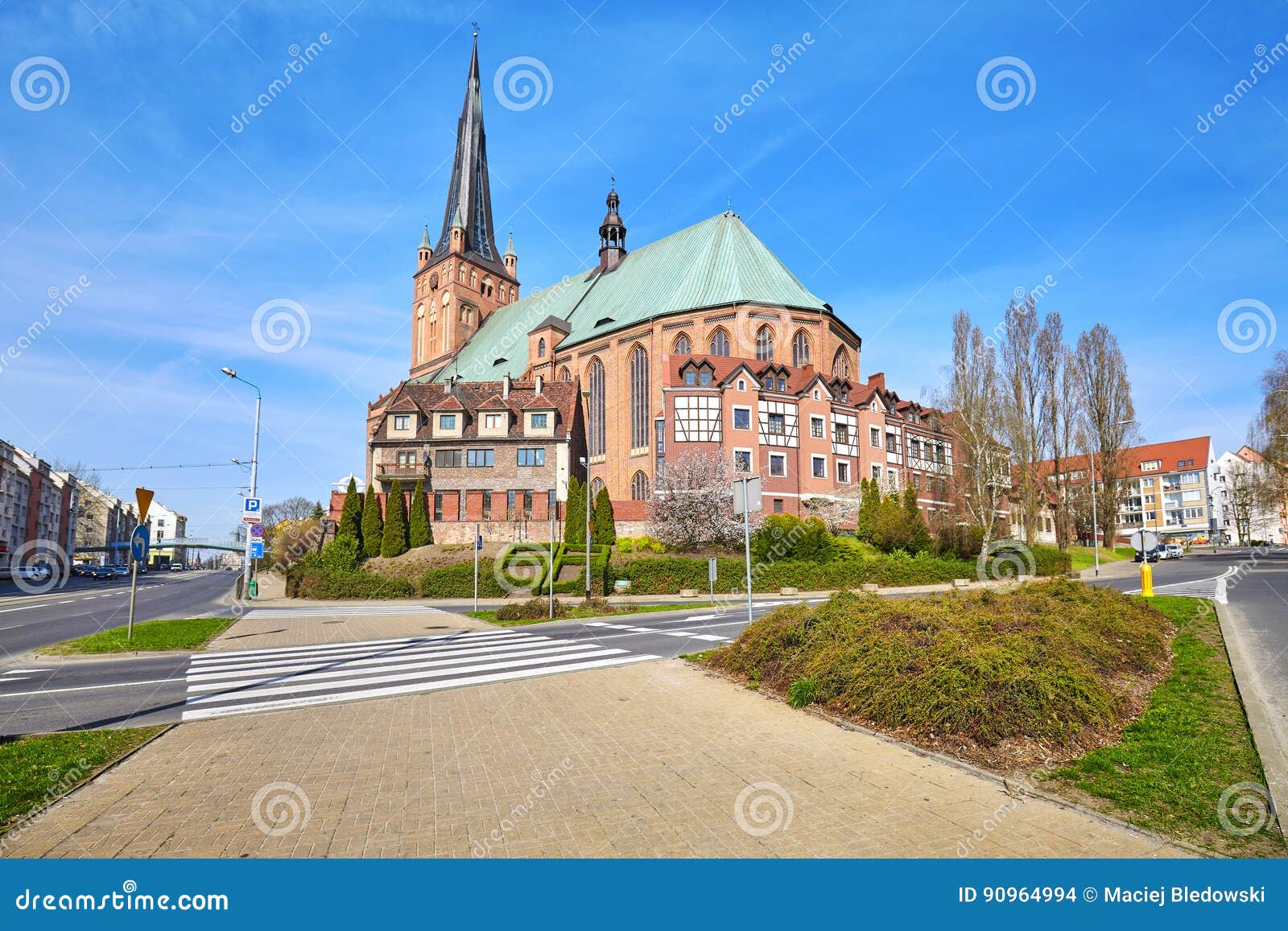 https://mdw-travel-data-us-east-1.s3.amazonaws.com/img/country/Poland/Cathedral-Basilica-of-St-James-the-Apostle/img_03.jpg