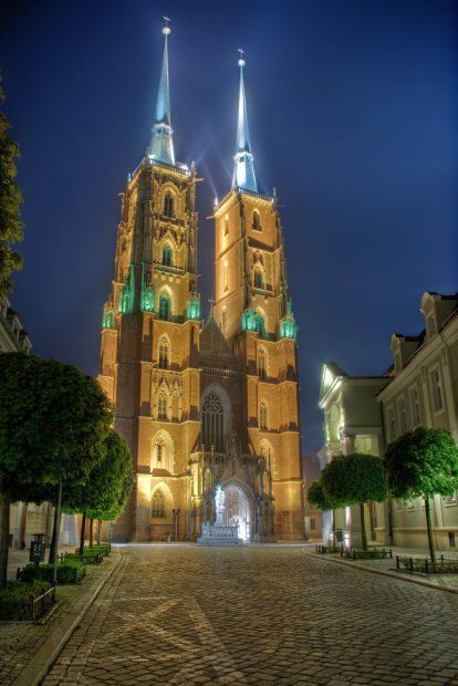 https://mdw-travel-data-us-east-1.s3.amazonaws.com/img/country/Poland/Cathedral-Basilica-of-St-John-the-Baptist/img_01.jpg
