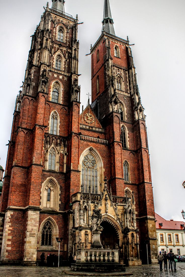 https://mdw-travel-data-us-east-1.s3.amazonaws.com/img/country/Poland/Cathedral-of-Christ-the-King/img_00.jpg