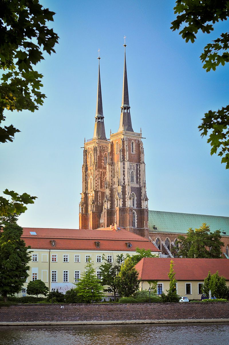 https://mdw-travel-data-us-east-1.s3.amazonaws.com/img/country/Poland/Cathedral-of-Christ-the-King/img_02.jpg
