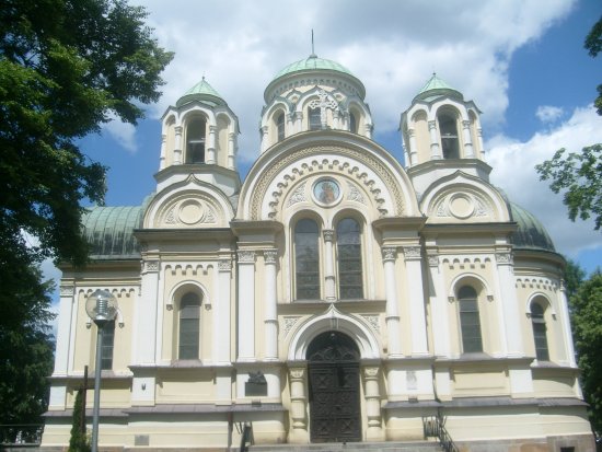 https://mdw-travel-data-us-east-1.s3.amazonaws.com/img/country/Poland/Church-of-St-James-the-Apostle-in-Czestochowa/img_00.jpg