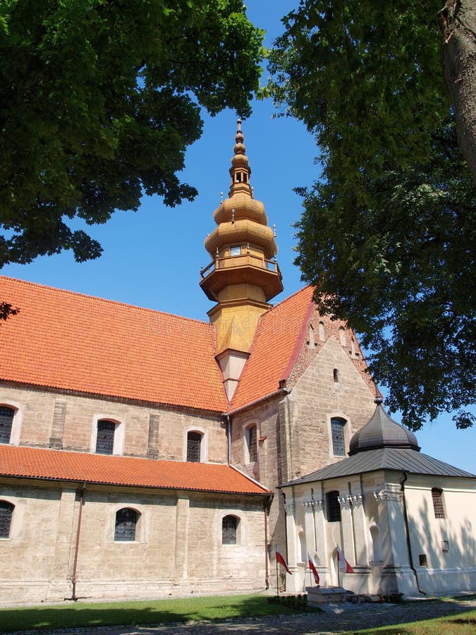 https://mdw-travel-data-us-east-1.s3.amazonaws.com/img/country/Poland/Cistercian-monastery-in-Byszewo/img_03.jpg