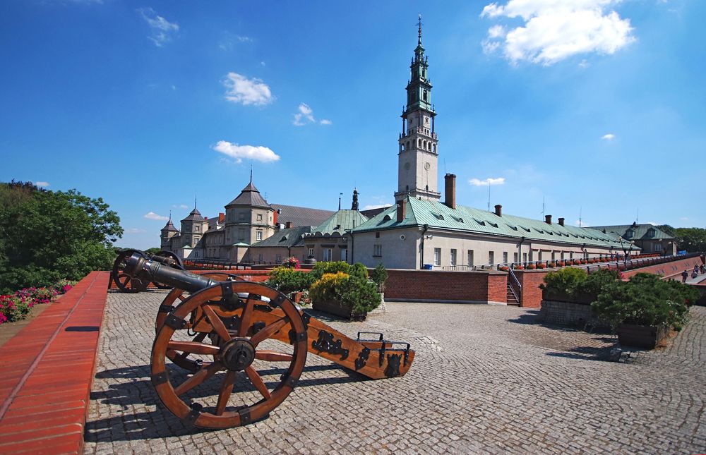 https://mdw-travel-data-us-east-1.s3.amazonaws.com/img/country/Poland/Czestochowa-Philharmonic/img_00.jpg