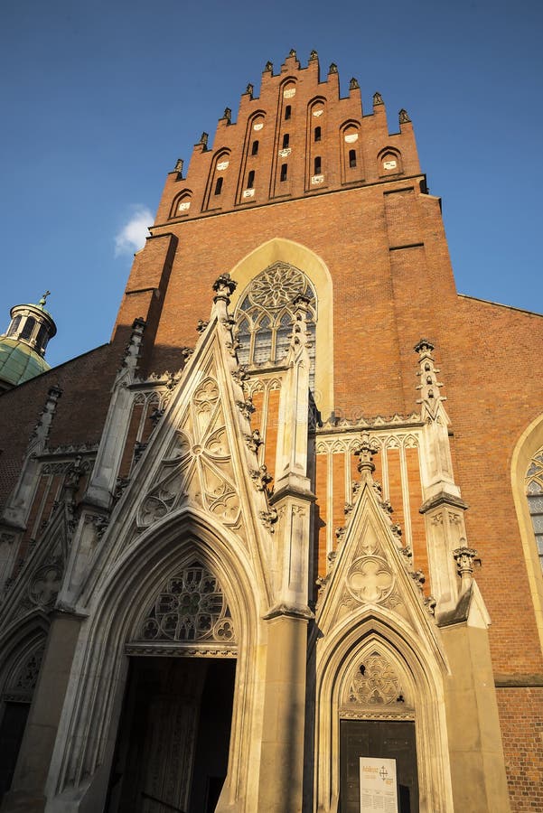 https://mdw-travel-data-us-east-1.s3.amazonaws.com/img/country/Poland/Dominican-Monastery-and-Church/img_03.jpg
