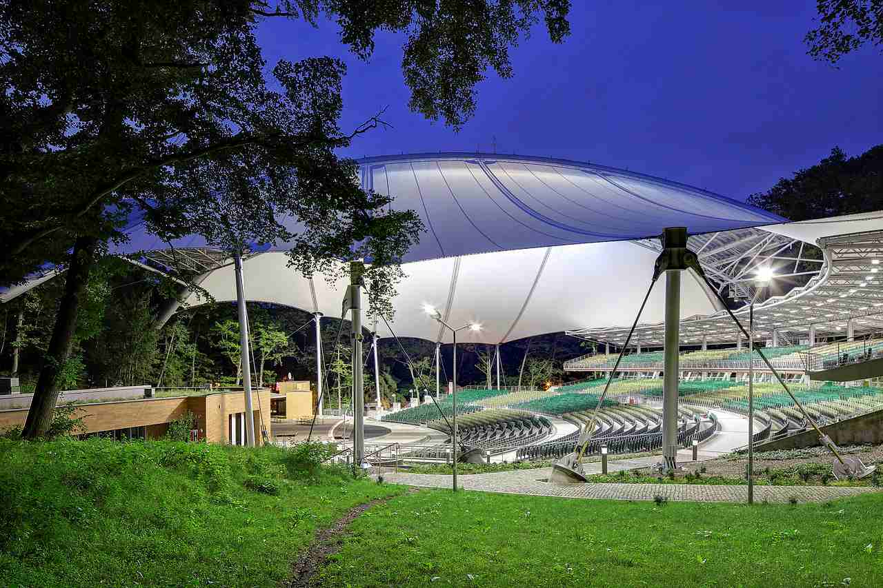 https://mdw-travel-data-us-east-1.s3.amazonaws.com/img/country/Poland/Forest-Opera/img_02.jpg