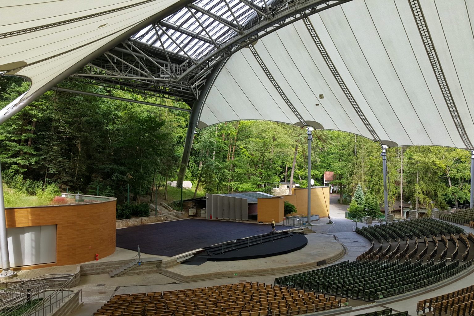 https://mdw-travel-data-us-east-1.s3.amazonaws.com/img/country/Poland/Forest-Opera/img_03.jpg