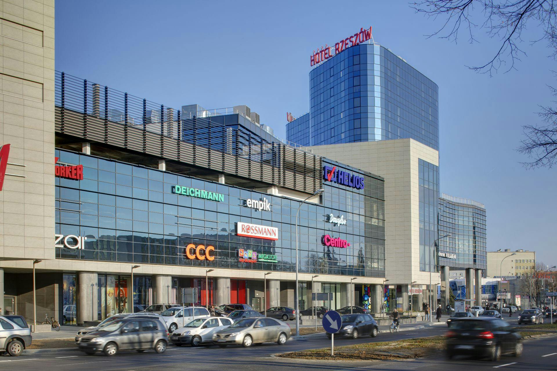 https://mdw-travel-data-us-east-1.s3.amazonaws.com/img/country/Poland/Galeria-Rzeszow/img_02.jpg