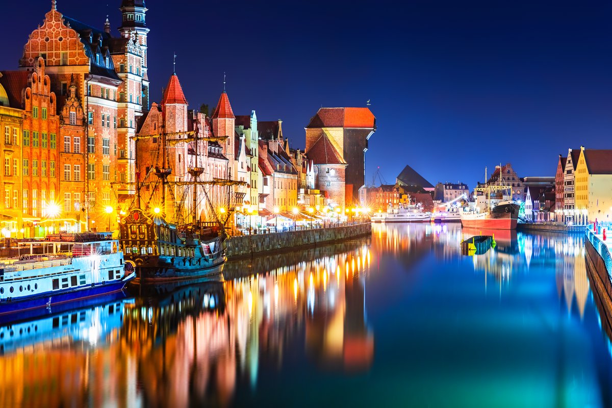 https://mdw-travel-data-us-east-1.s3.amazonaws.com/img/country/Poland/Gdansk-Old-Town/img_01.jpg
