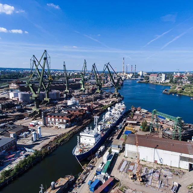 https://mdw-travel-data-us-east-1.s3.amazonaws.com/img/country/Poland/Gdansk-Shipyard/img_01.jpg
