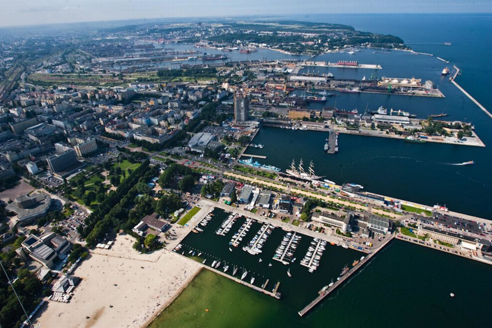 https://mdw-travel-data-us-east-1.s3.amazonaws.com/img/country/Poland/Gdynia-City-Museum/img_01.jpg
