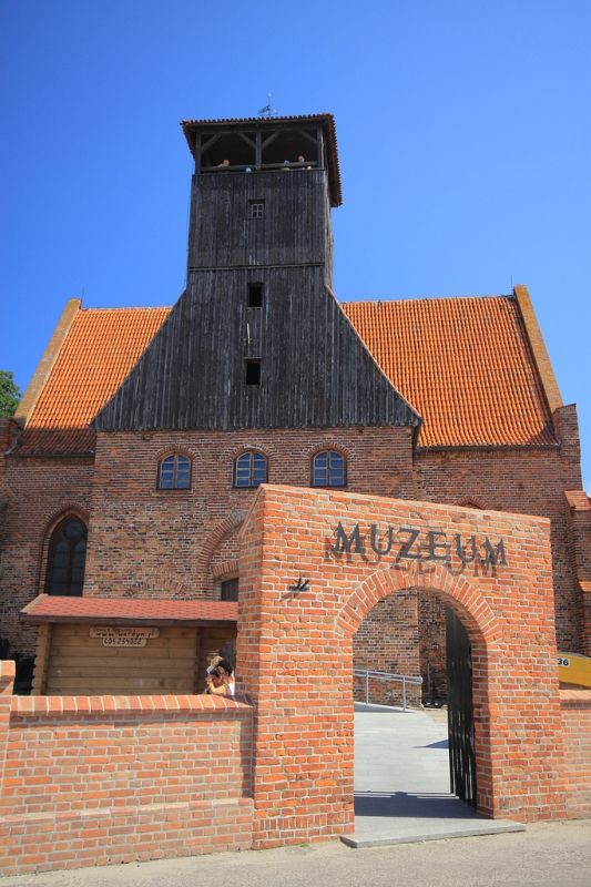 https://mdw-travel-data-us-east-1.s3.amazonaws.com/img/country/Poland/Hel-Marine-Station/img_03.jpg