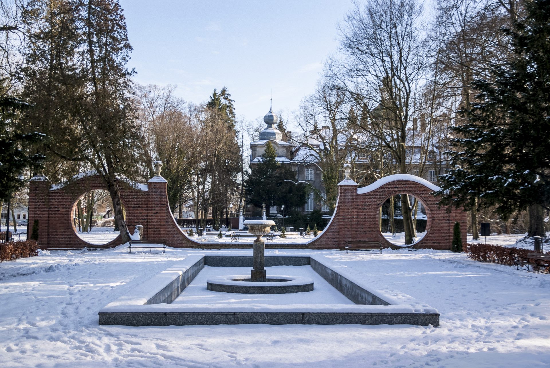 https://mdw-travel-data-us-east-1.s3.amazonaws.com/img/country/Poland/Japanese-Garden-/img_02.jpg