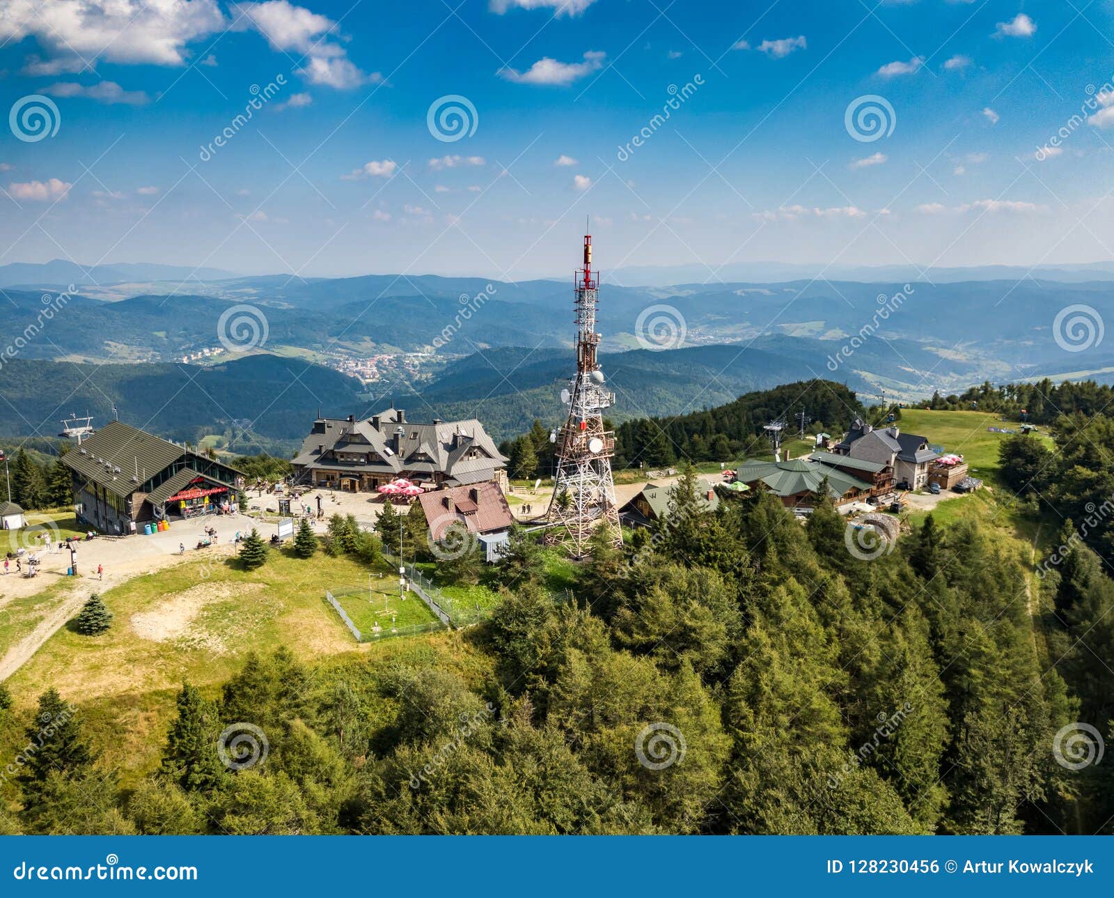 https://mdw-travel-data-us-east-1.s3.amazonaws.com/img/country/Poland/Jaworzyna-Krynicka/img_02.jpg