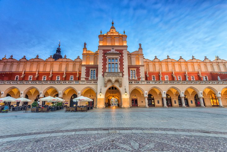 https://mdw-travel-data-us-east-1.s3.amazonaws.com/img/country/Poland/Kaniow/img_03.jpg