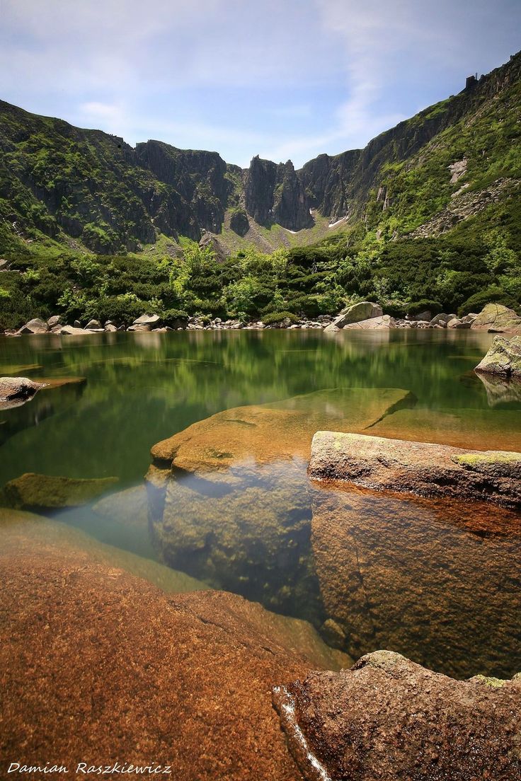 https://mdw-travel-data-us-east-1.s3.amazonaws.com/img/country/Poland/Karkonosze-National-Park/img_01.jpg