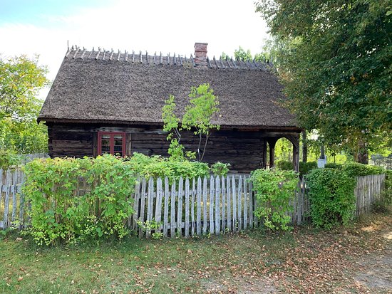https://mdw-travel-data-us-east-1.s3.amazonaws.com/img/country/Poland/Kashubian-Ethnographic-Park/img_01.jpg