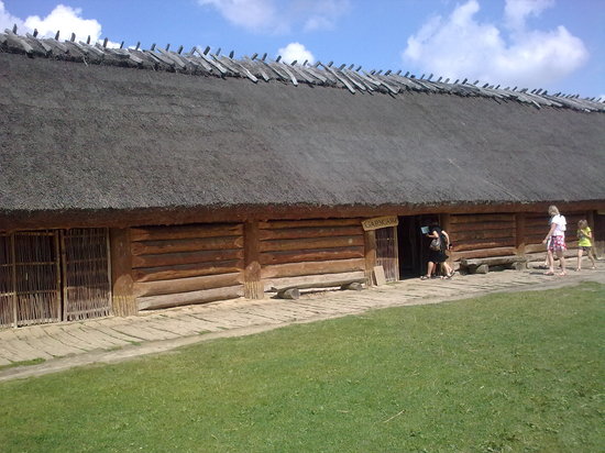https://mdw-travel-data-us-east-1.s3.amazonaws.com/img/country/Poland/Kashubian-Ethnographic-Park/img_03.jpg