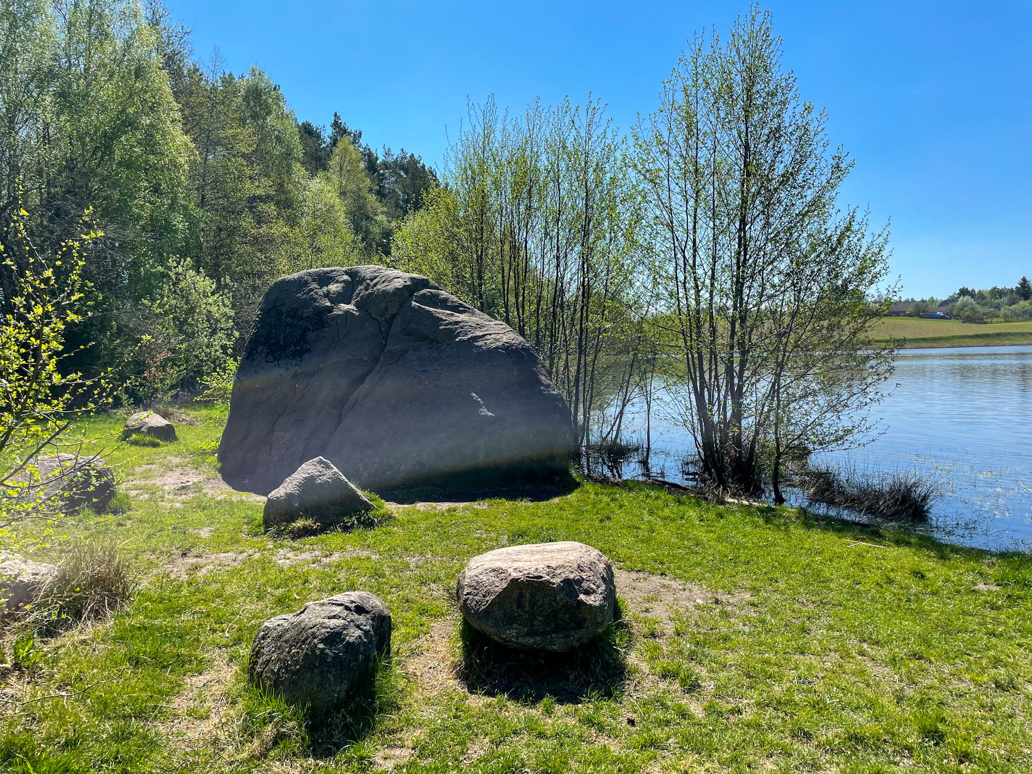https://mdw-travel-data-us-east-1.s3.amazonaws.com/img/country/Poland/Kashubian-Swiss/img_02.jpg
