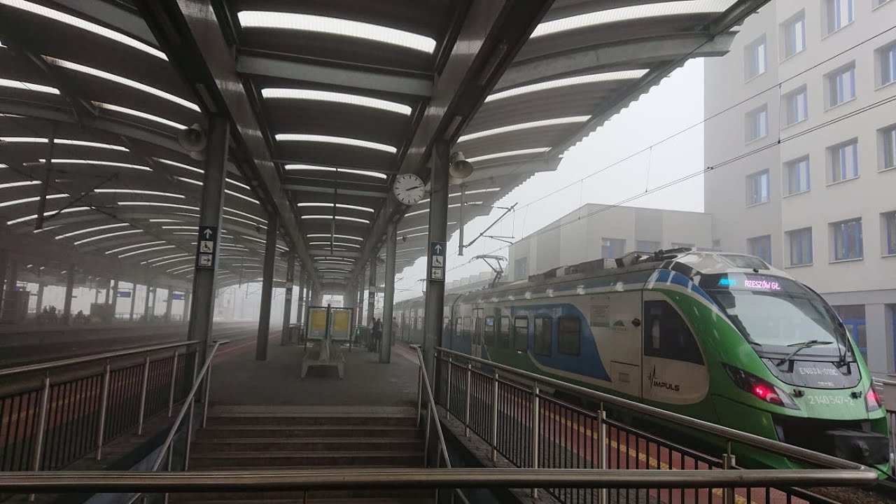 https://mdw-travel-data-us-east-1.s3.amazonaws.com/img/country/Poland/Katowice-Railway-Station/img_01.jpg