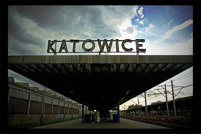 https://mdw-travel-data-us-east-1.s3.amazonaws.com/img/country/Poland/Katowice-Railway-Station/img_03.jpg