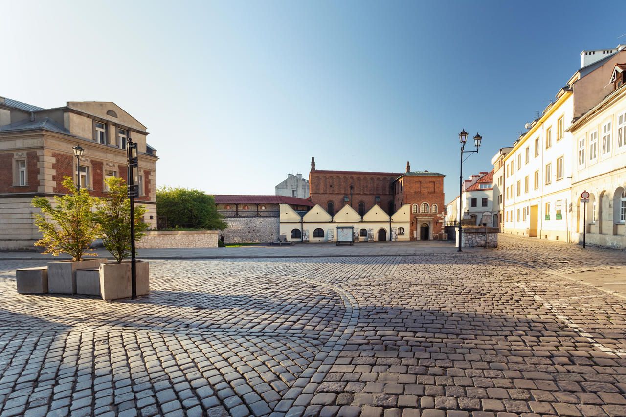 https://mdw-travel-data-us-east-1.s3.amazonaws.com/img/country/Poland/Kazimierz-District/img_00.jpg