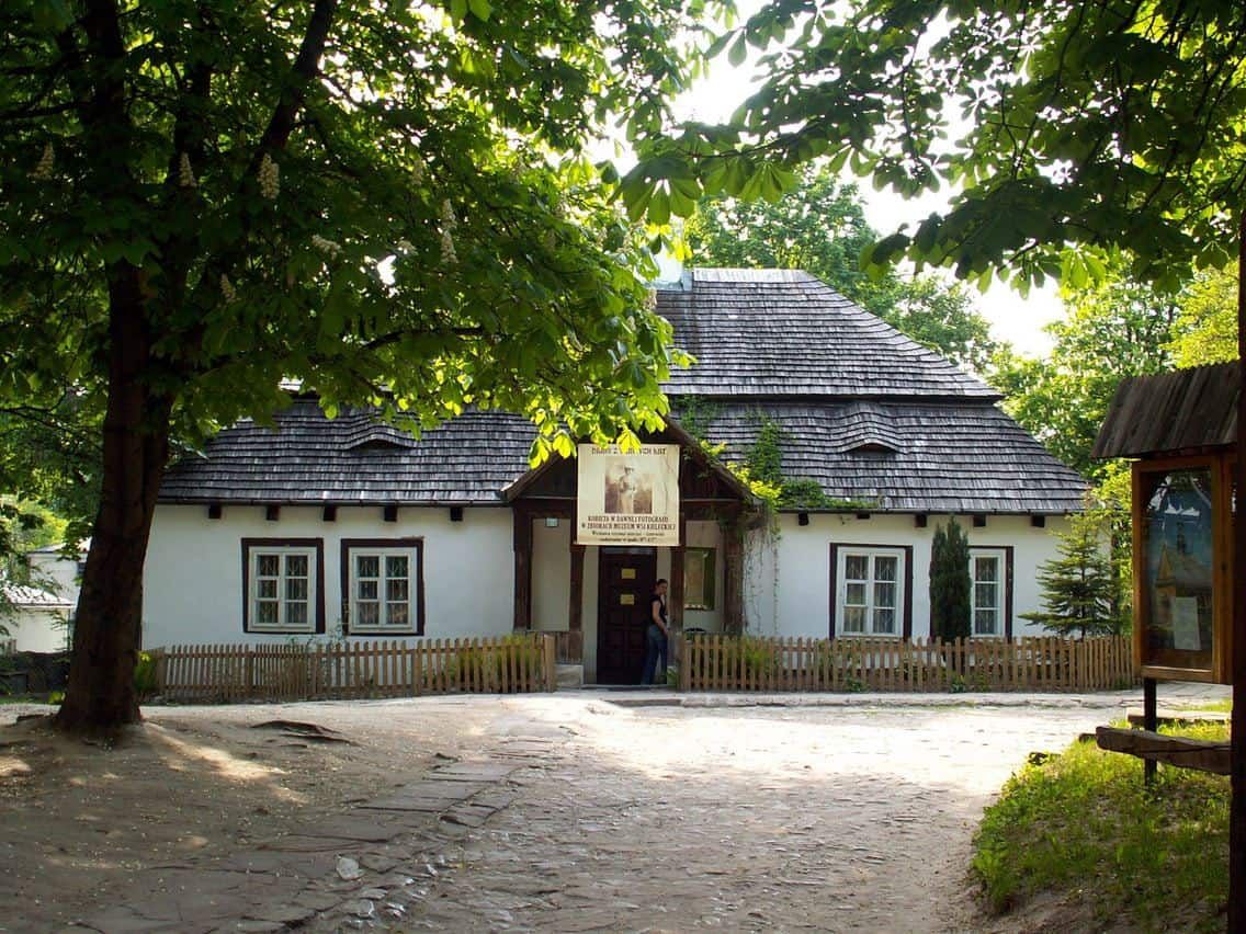 https://mdw-travel-data-us-east-1.s3.amazonaws.com/img/country/Poland/Kielce-City-Forest/img_02.jpg