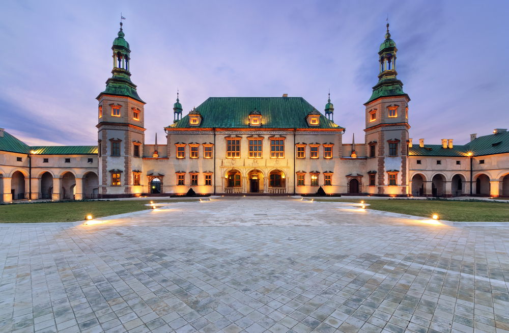 https://mdw-travel-data-us-east-1.s3.amazonaws.com/img/country/Poland/Kielce-City-Stadium/img_02.jpg