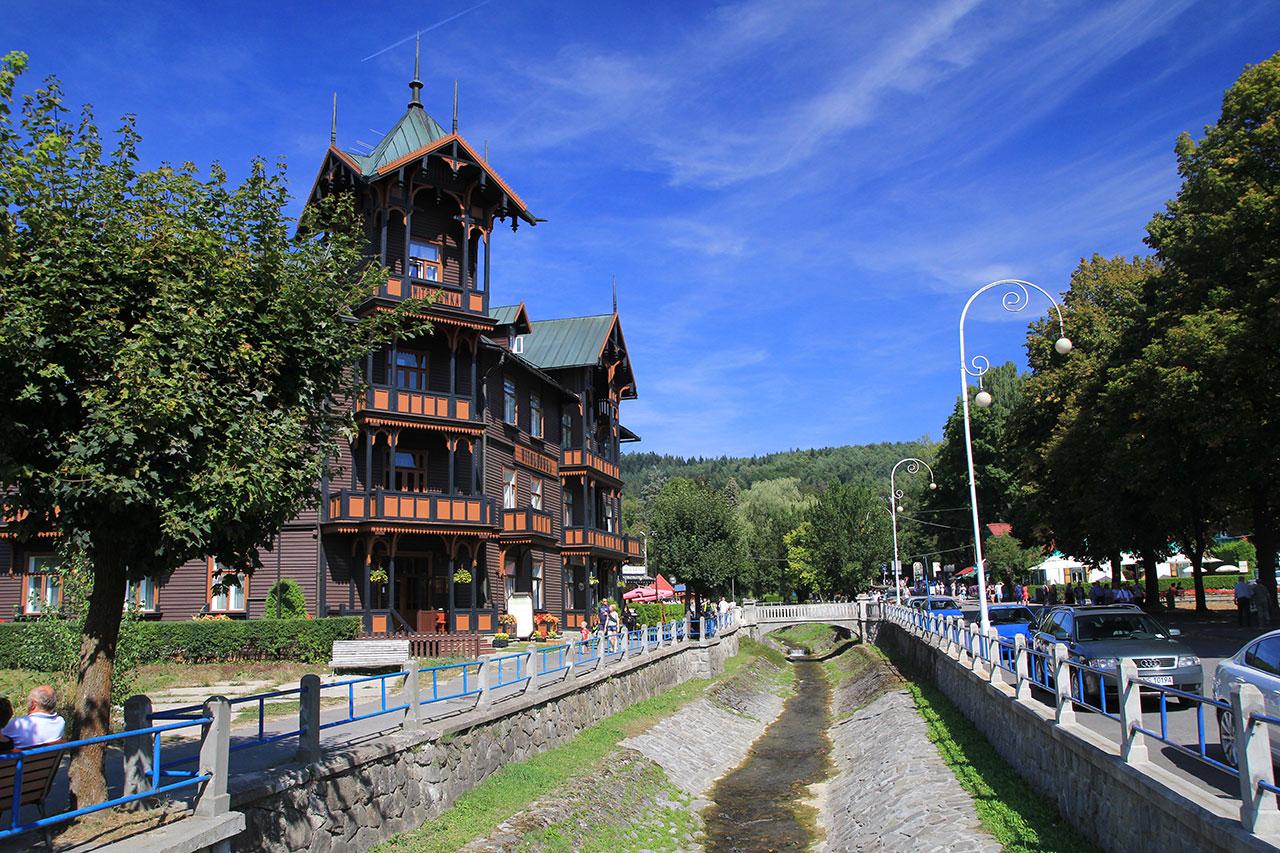 https://mdw-travel-data-us-east-1.s3.amazonaws.com/img/country/Poland/Krynica-Deptak/img_03.jpg