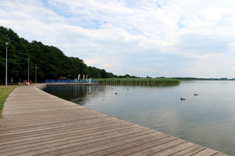 https://mdw-travel-data-us-east-1.s3.amazonaws.com/img/country/Poland/Lake-Bukowo/img_02.jpg