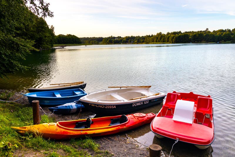https://mdw-travel-data-us-east-1.s3.amazonaws.com/img/country/Poland/Lake-Bukowo/img_03.jpg