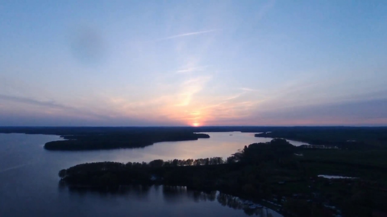 https://mdw-travel-data-us-east-1.s3.amazonaws.com/img/country/Poland/Lake-Drawsko/img_01.jpg