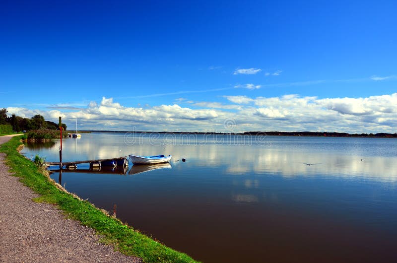 https://mdw-travel-data-us-east-1.s3.amazonaws.com/img/country/Poland/Lake-Jamno/img_03.jpg