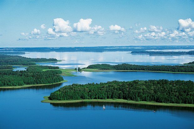 https://mdw-travel-data-us-east-1.s3.amazonaws.com/img/country/Poland/Lake-Myczkowskie/img_02.jpg