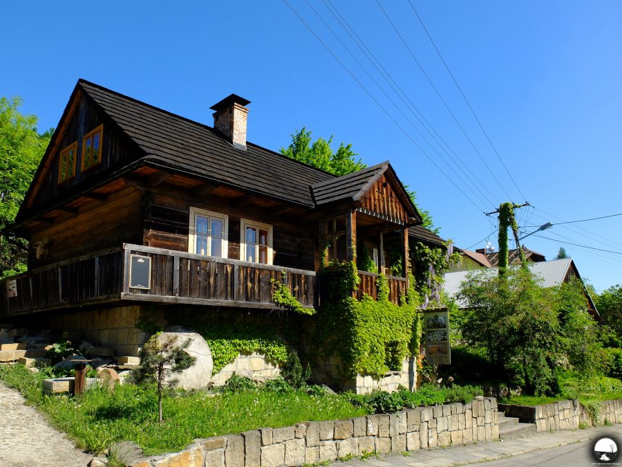 https://mdw-travel-data-us-east-1.s3.amazonaws.com/img/country/Poland/Lanckorona/img_02.jpg
