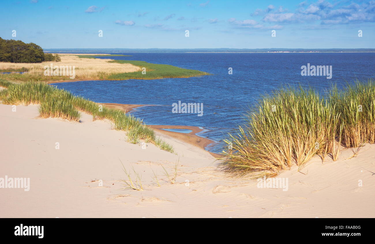 https://mdw-travel-data-us-east-1.s3.amazonaws.com/img/country/Poland/Lebsko-Lake/img_03.jpg