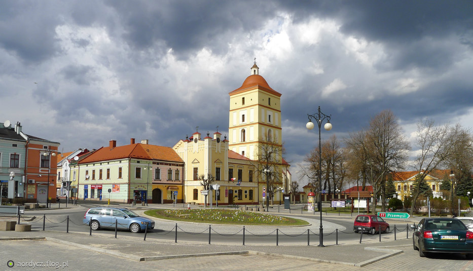 https://mdw-travel-data-us-east-1.s3.amazonaws.com/img/country/Poland/Lezajsk/img_01.jpg