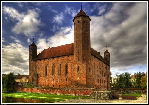 https://mdw-travel-data-us-east-1.s3.amazonaws.com/img/country/Poland/Lidzbark-Castle/img_03.jpg